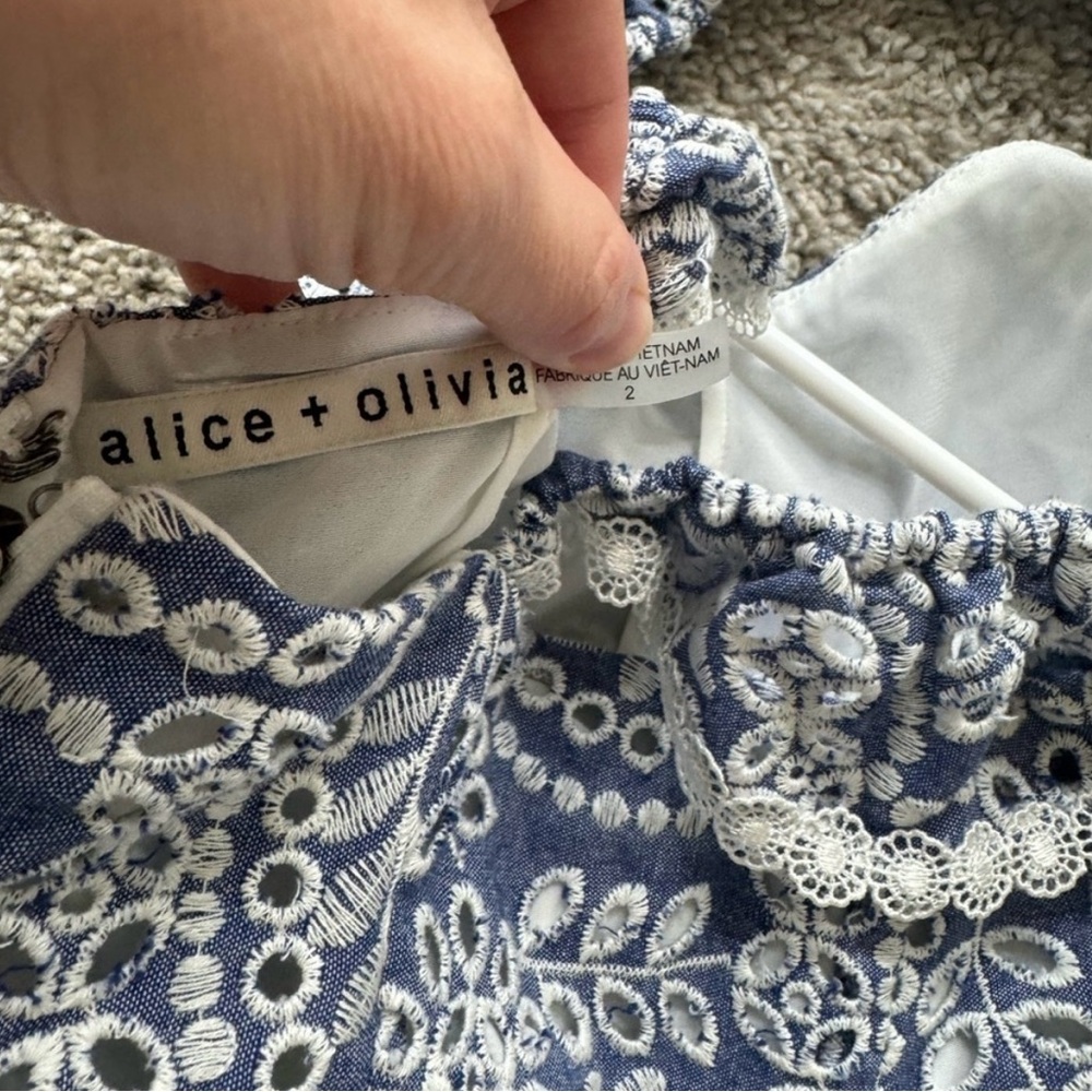 Alice - Picture 4 of 5